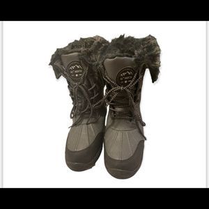 Grey plush warm winter boots size 7